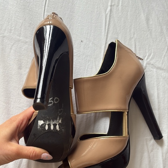 BCBGeneration PL-Harmony 7B Bootie Heel - Picture 4 of 8